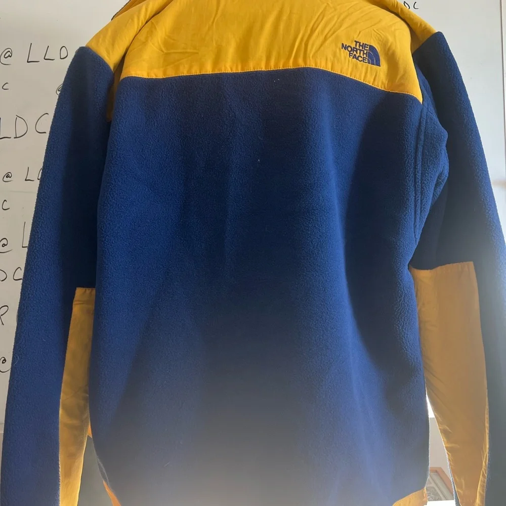 The North Face Men's Navy and Gold Denali Fleece Jacket - Picture 4 of 8